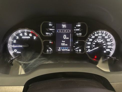 Used 2018 Toyota Tundra SR5 w/ SR5 Upgrade Package image 19