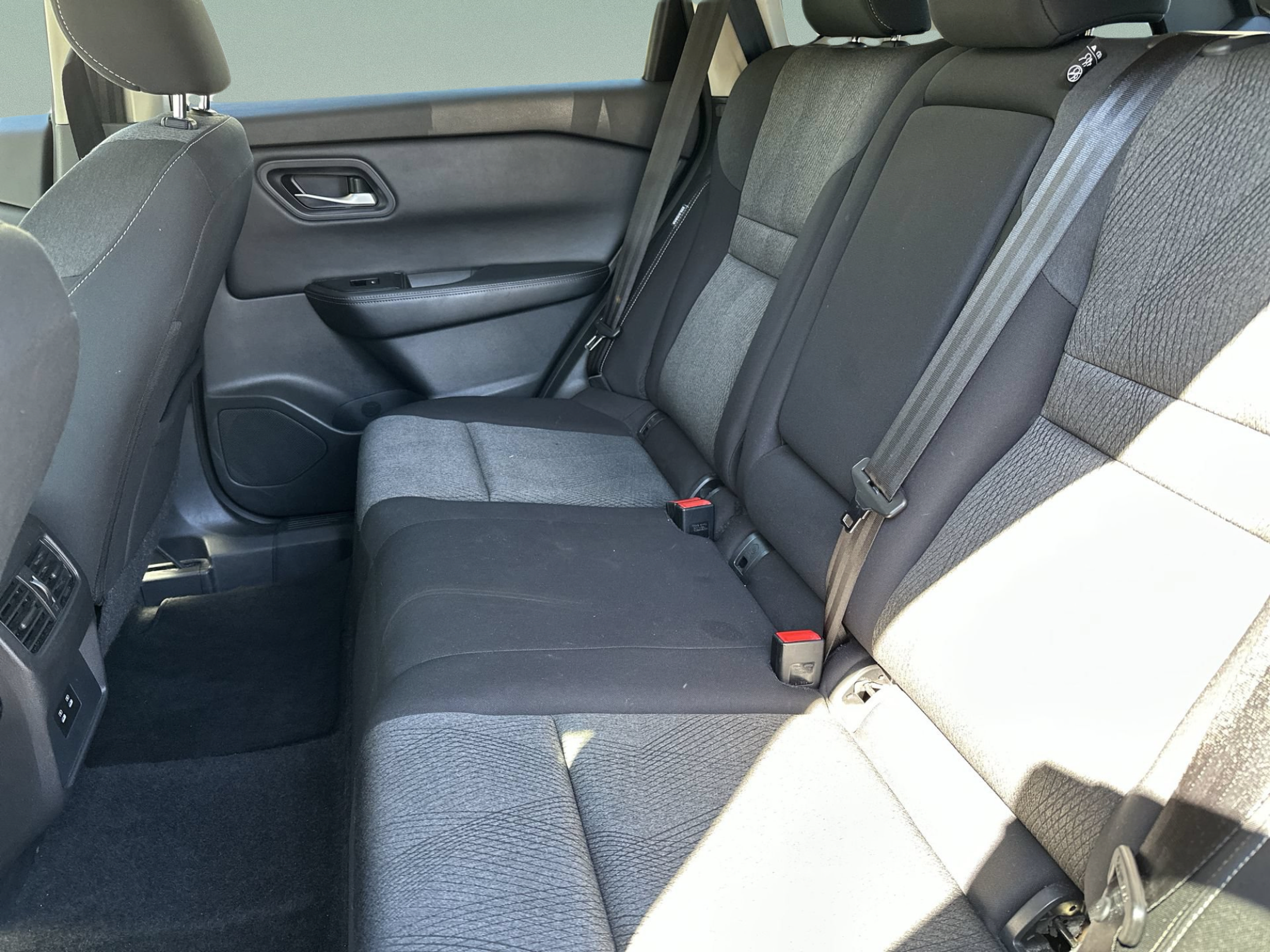 Used 2024 Nissan Rogue SV AWD/4WD image 22