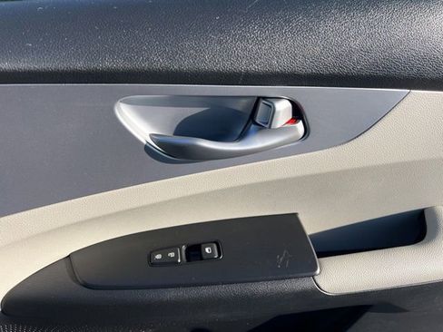 Certified 2023 Kia Forte LXS image 30