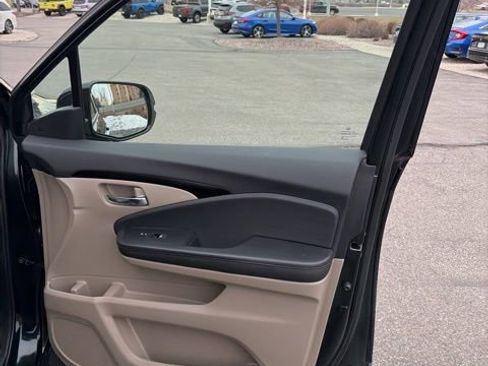 Used 2017 Honda Pilot Elite image 22