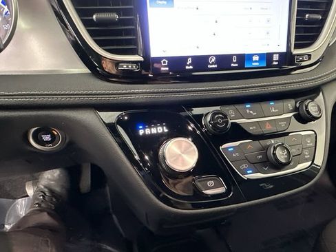 Certified 2021 Chrysler Pacifica Touring w/ Cold Weather Group AWD/4WD image 12