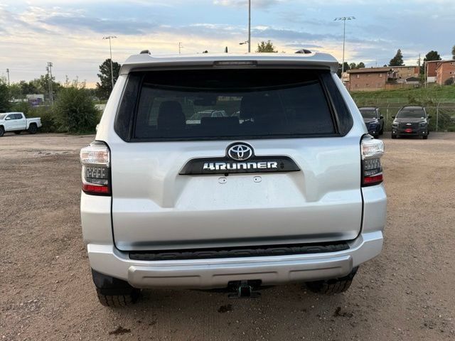 Used 2022 Toyota 4Runner TRD Off-Road Premium AWD/4WD image 4