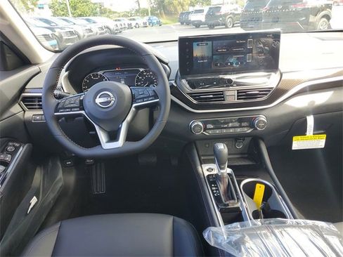 New 2025 Nissan Altima 2.5 SR w/ SR Premium Package image 8