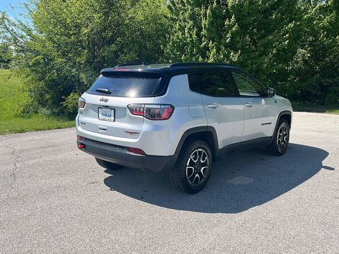 Used 2026 Jeep Compass Trailhawk AWD/4WD image 6