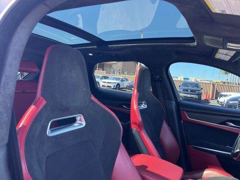 Used 2021 Jaguar F-PACE SVR image 34