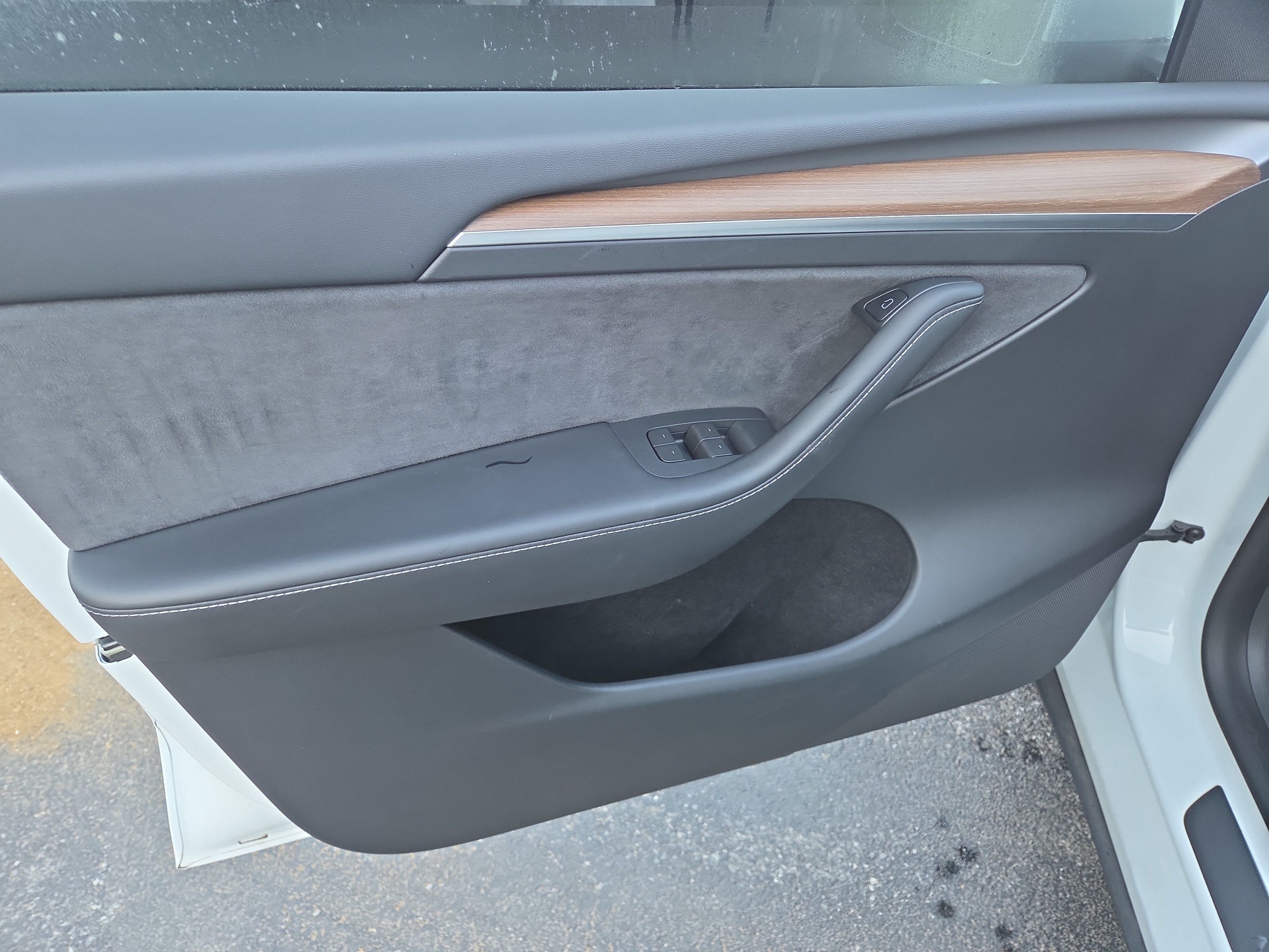 Used 2023 Tesla Model Y AWD image 15