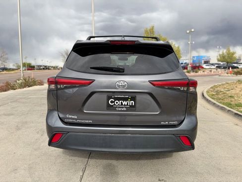 Used 2023 Toyota Highlander XLE AWD/4WD image 7
