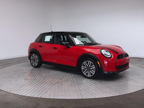 Used 2026 MINI Cooper 4-Door Hardtop FWD image 2