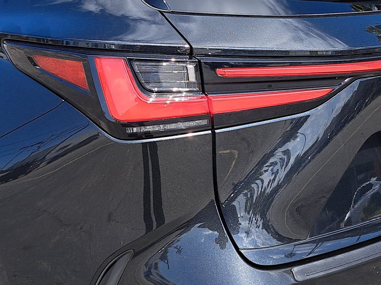 Used 2024 Lexus NX 450h+ AWD w/ Vision Package image 38