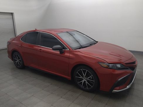 Used 2022 Toyota Camry SE w/ Convenience Package FWD image 11
