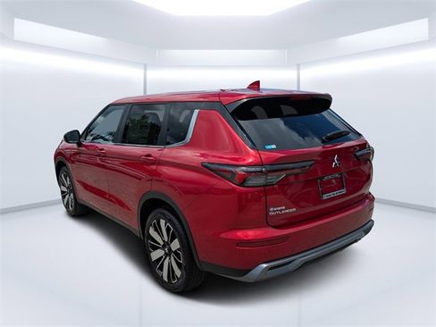 New 2025 Mitsubishi Outlander SE image 5