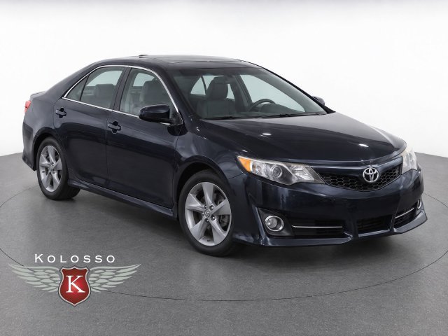 Used 2014 Toyota Camry SE FWD image 1