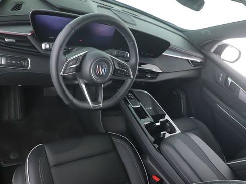 Used 2025 Buick Enclave Sport Touring w/ Power Package image 17