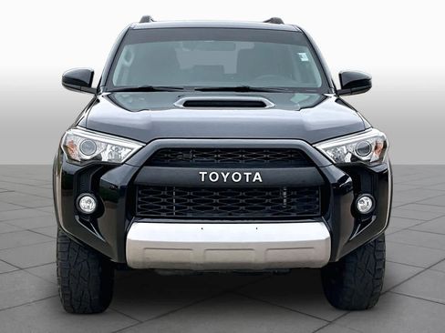 Used 2019 Toyota 4Runner TRD Off-Road AWD/4WD image 4