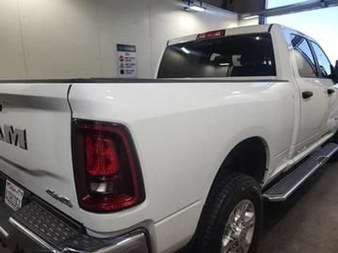 Used 2026 RAM 2500 Big Horn AWD/4WD image 3
