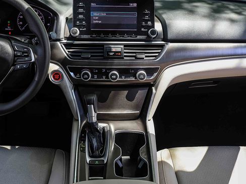 Used 2019 Honda Accord LX image 10