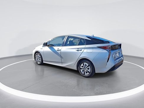 Used 2018 Toyota Prius Three image 8