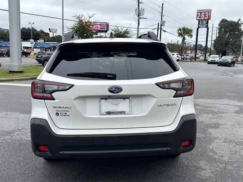Certified 2025 Subaru Outback Premium image 6