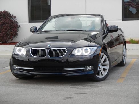 Used 2012 BMW 328i Convertible image 4