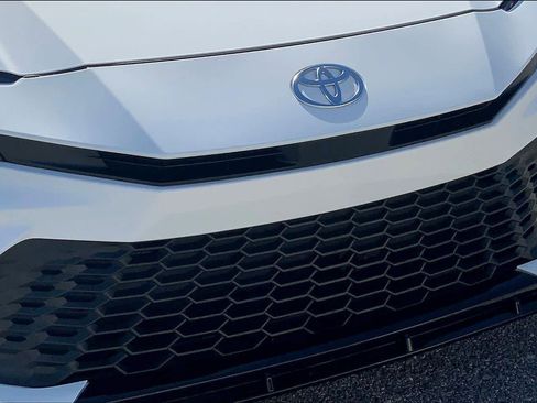 Used 2025 Toyota Camry SE image 29