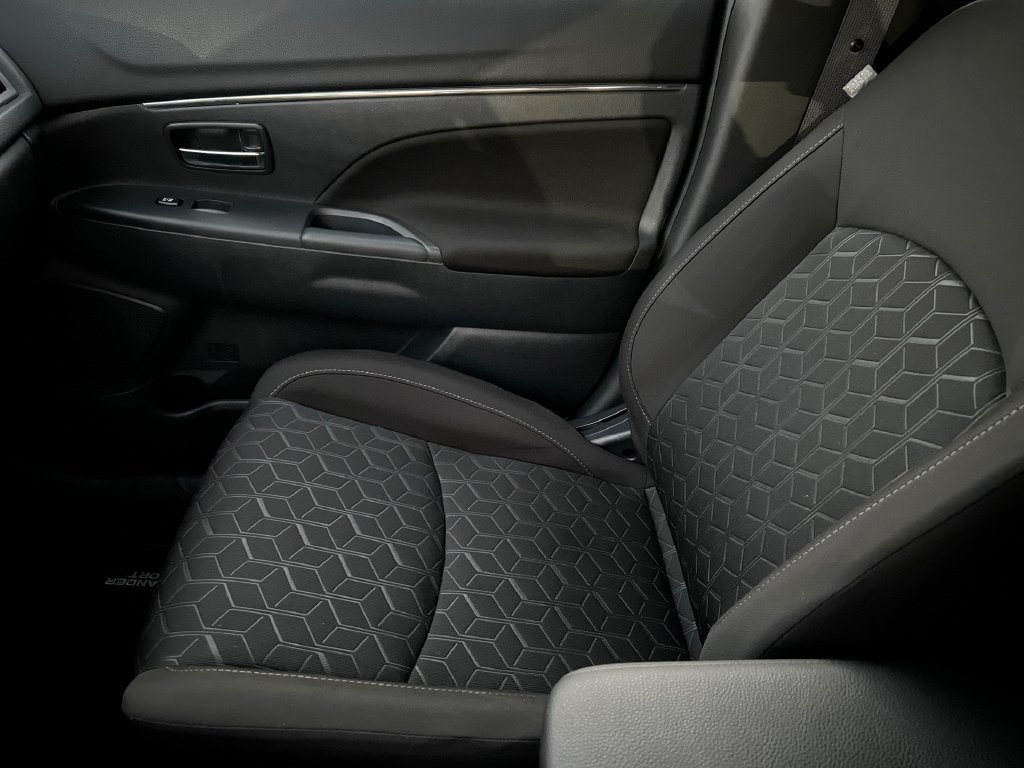 Used 2025 Mitsubishi Outlander Sport ES AWD/4WD image 29