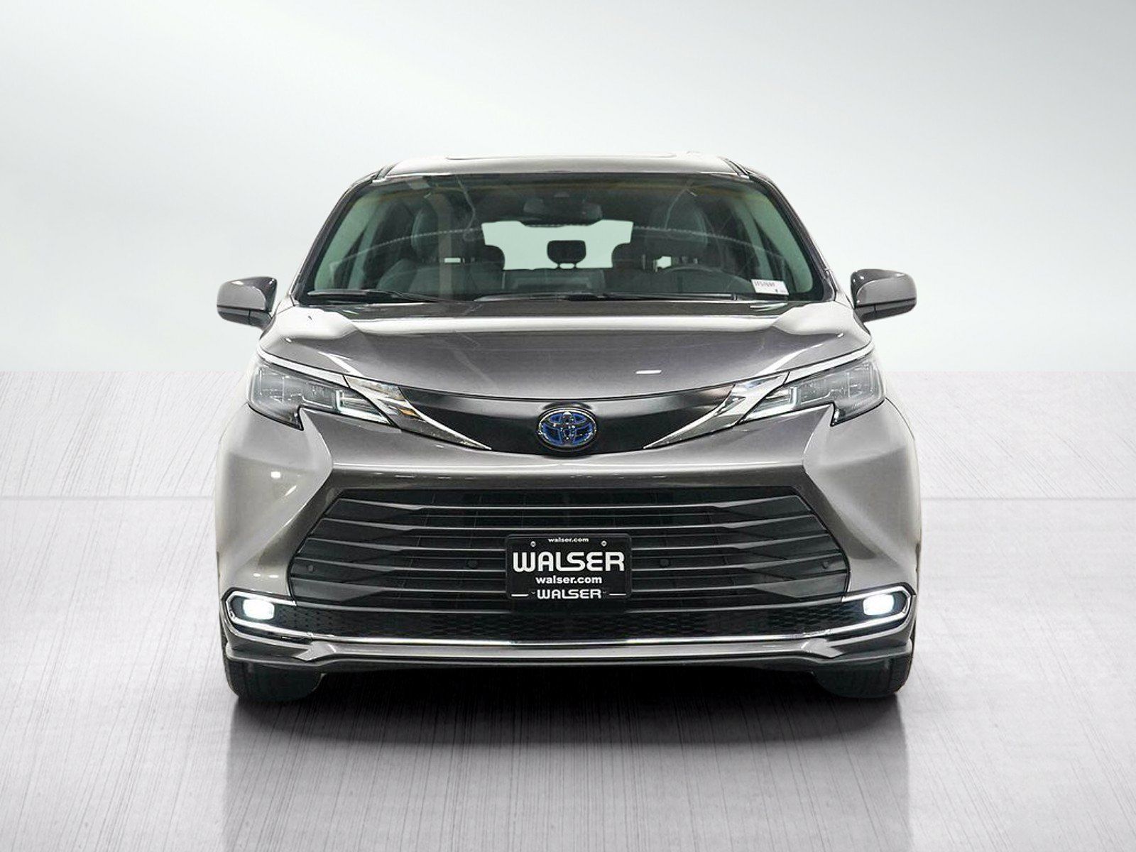 Used 2024 Toyota Sienna XLE AWD/4WD image 8