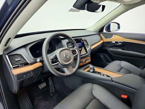 Certified 2025 Volvo XC90 T8 Plus w/ Protection Package Premier image 16