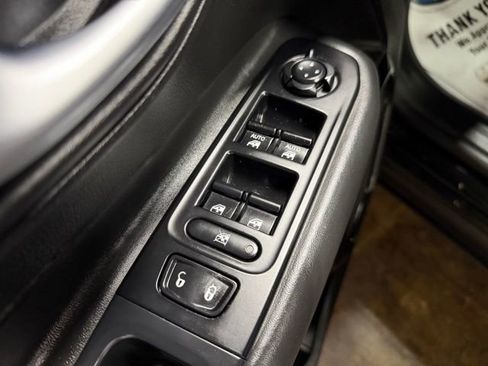 Used 2019 Jeep Renegade Altitude w/ Quick Order Package 2XM image 13