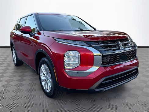 New 2026 Mitsubishi Outlander ES image 3