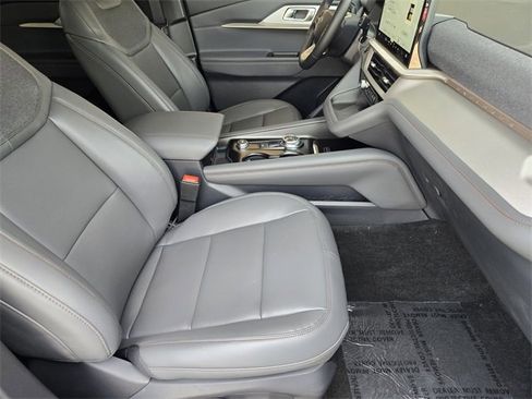 New 2025 Ford Explorer Active w/ Active Comfort Package image 11