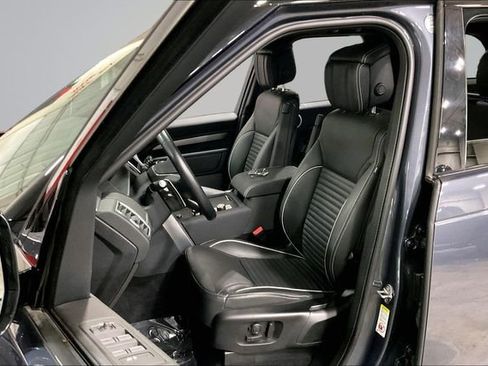 Used 2024 Land Rover Discovery Dynamic SE AWD/4WD image 27