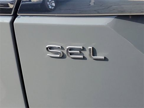Certified 2025 Volkswagen Atlas SEL Premium R-Line image 7