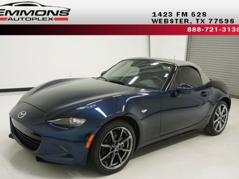 Used 2021 MAZDA MX-5 Miata Grand Touring image 1