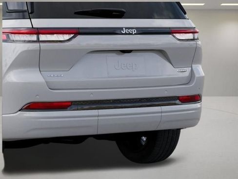 New 2026 Jeep Grand Cherokee Summit w/ Adv Protech Group IV AWD/4WD image 13