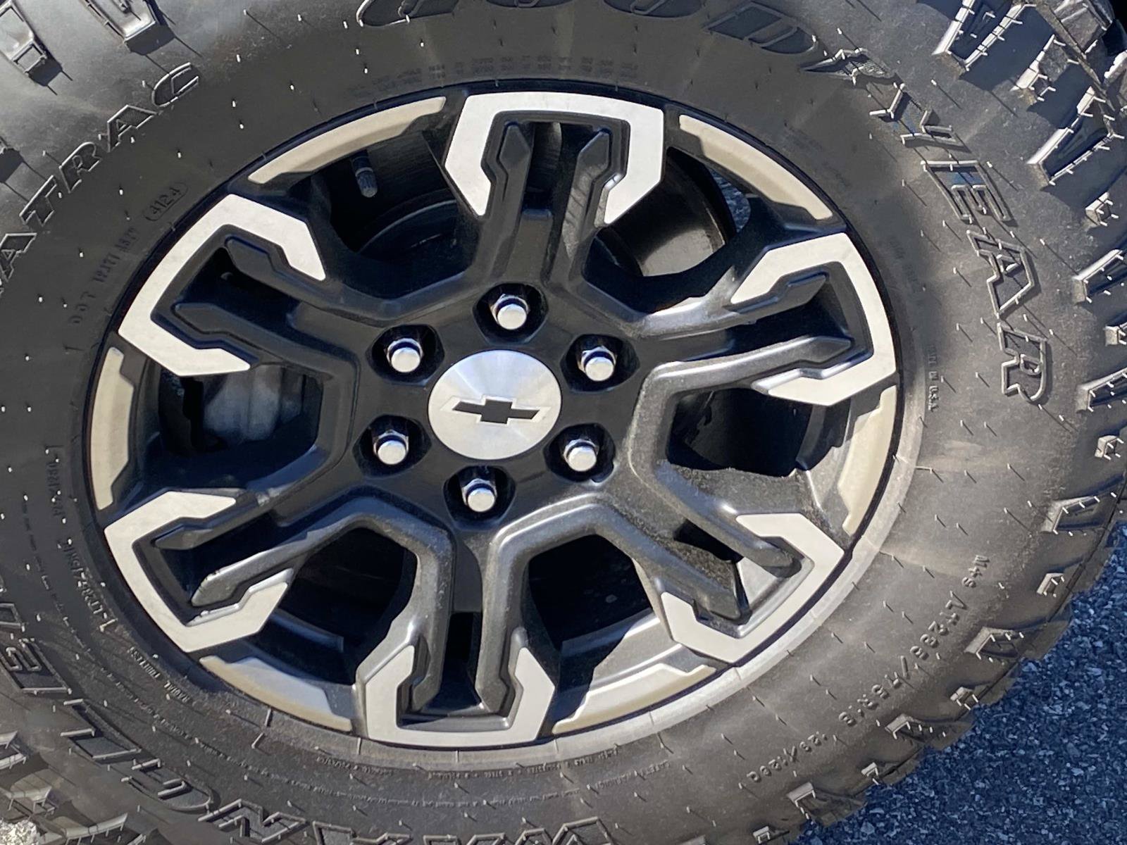 Used 2023 Chevrolet Silverado 1500 ZR2 AWD/4WD image 28
