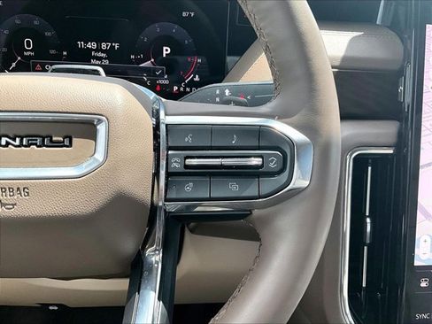Used 2025 GMC Yukon Denali w/ Denali Reserve Package RWD image 21