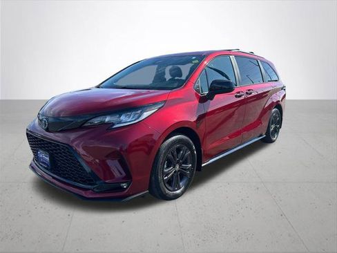 Certified 2025 Toyota Sienna XSE w/ XSE Plus Package AWD/4WD image 2