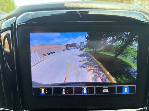 Used 2023 Chevrolet Traverse RS AWD/4WD image 8