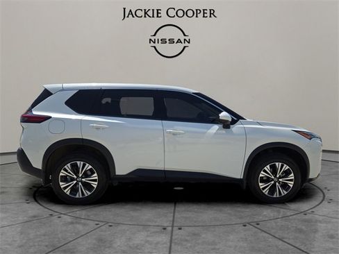 Used 2021 Nissan Rogue SV image 6