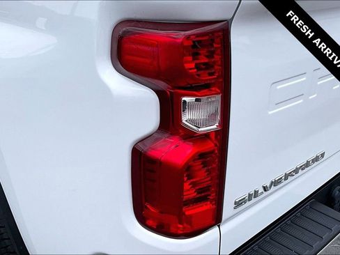 Used 2023 Chevrolet Silverado 2500 LT w/ Convenience Package image 23