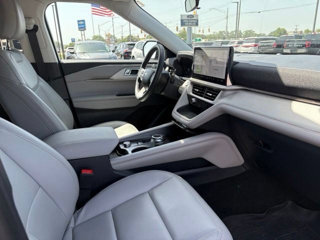 Used 2025 Ford Explorer Active w/ Active Comfort Package AWD/4WD image 12
