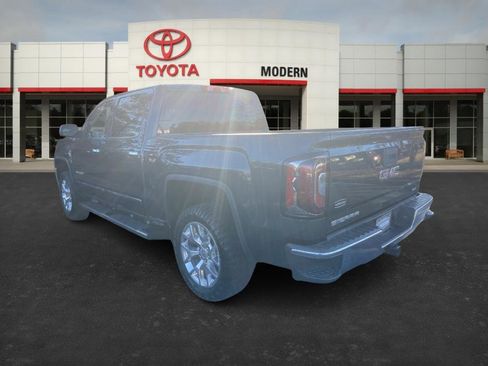 Used 2018 GMC Sierra 1500 SLT w/ SLT Premium Package image 3