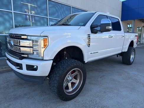 Used 2017 Ford F250 Platinum w/ Platinum Ultimate Package image 2