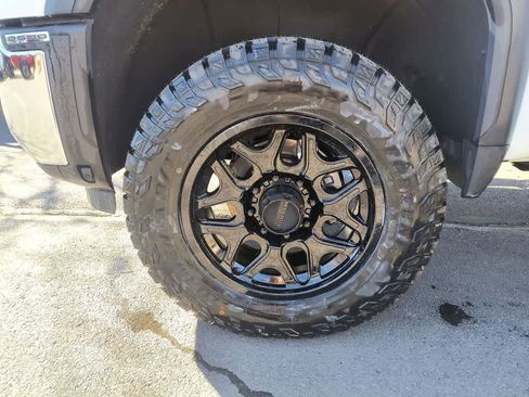 Used 2024 GMC Sierra 2500 SLE w/ SLE Value Package; AWD/4WD image 10