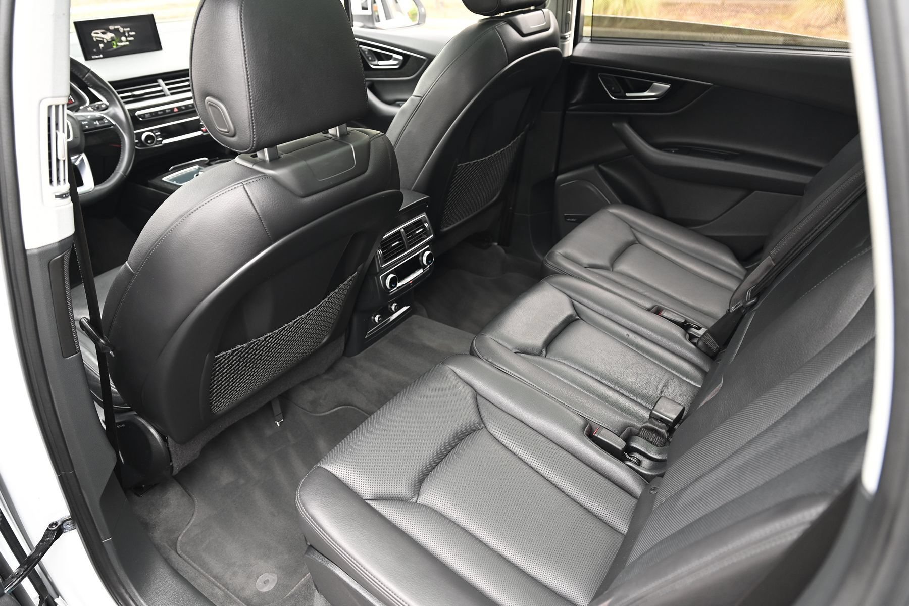 Used 2019 Audi Q7 3.0T Premium Plus w/ Premium Plus Package AWD/4WD image 16