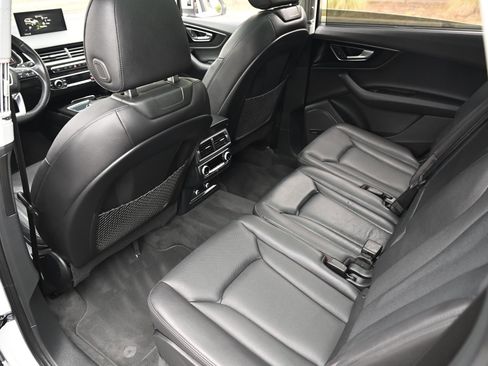 Used 2019 Audi Q7 3.0T Premium Plus w/ Premium Plus Package AWD/4WD image 16