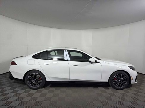 New 2026 BMW 530i xDrive w/ M Sport Package image 8