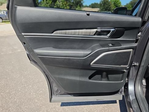 Certified 2024 Kia Telluride EX w/ EX Captain's Chair Package FWD image 14