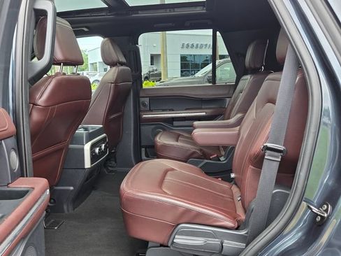 Used 2024 Ford Expedition Limited RWD image 11