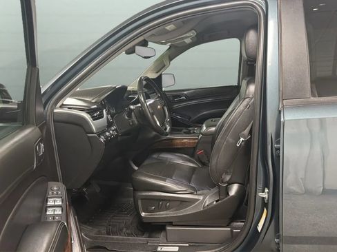 Used 2020 Chevrolet Suburban LT w/ RST Edition AWD/4WD image 21
